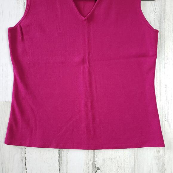Chico's Design Fuchsia Sleeveless V-Neck Stretchy Top Women's Size 2/12/Medium - Picture 4 of 9